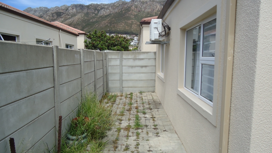 2 Bedroom Property for Sale in Admirals Park Western Cape